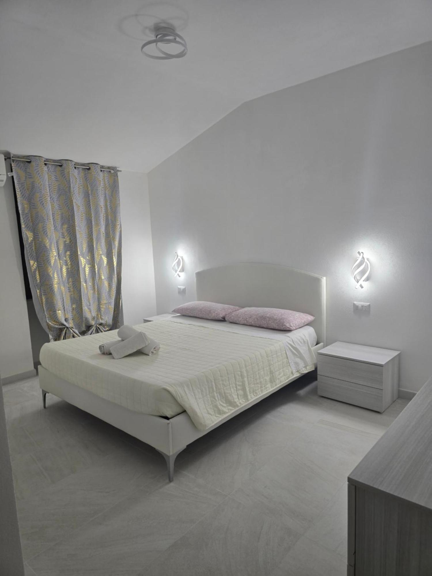 Guest House Tra Rocce E Mare La Maddalena  Exterior foto