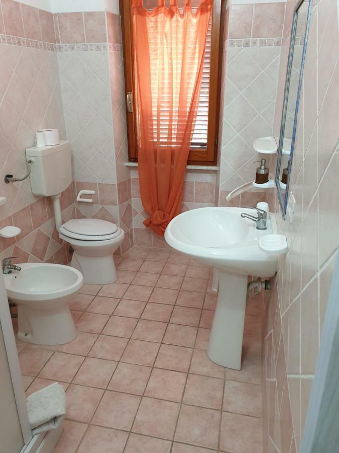 Guest House Tra Rocce E Mare La Maddalena  Exterior foto