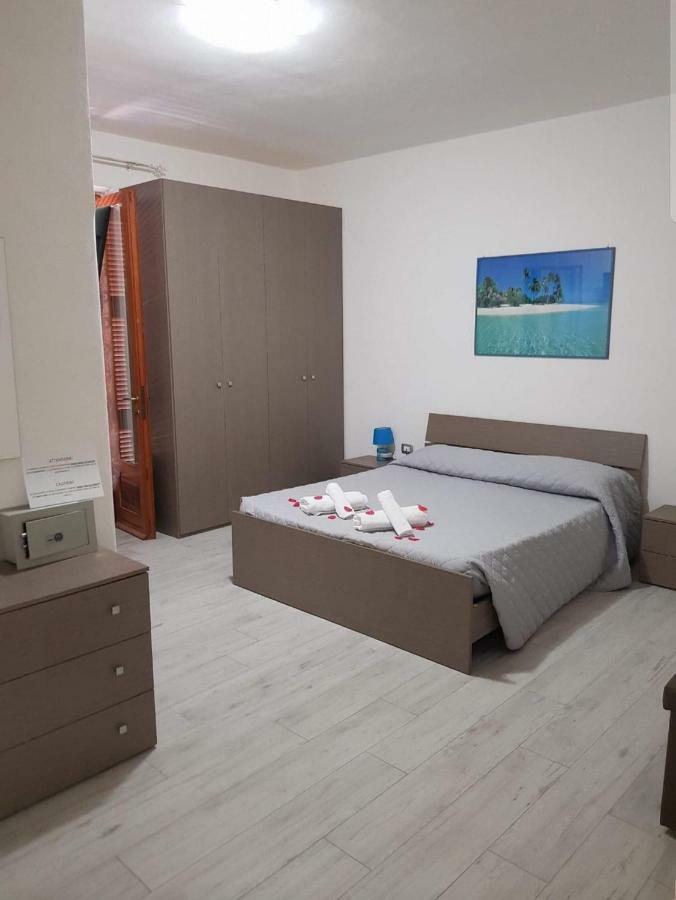Guest House Tra Rocce E Mare La Maddalena  Exterior foto