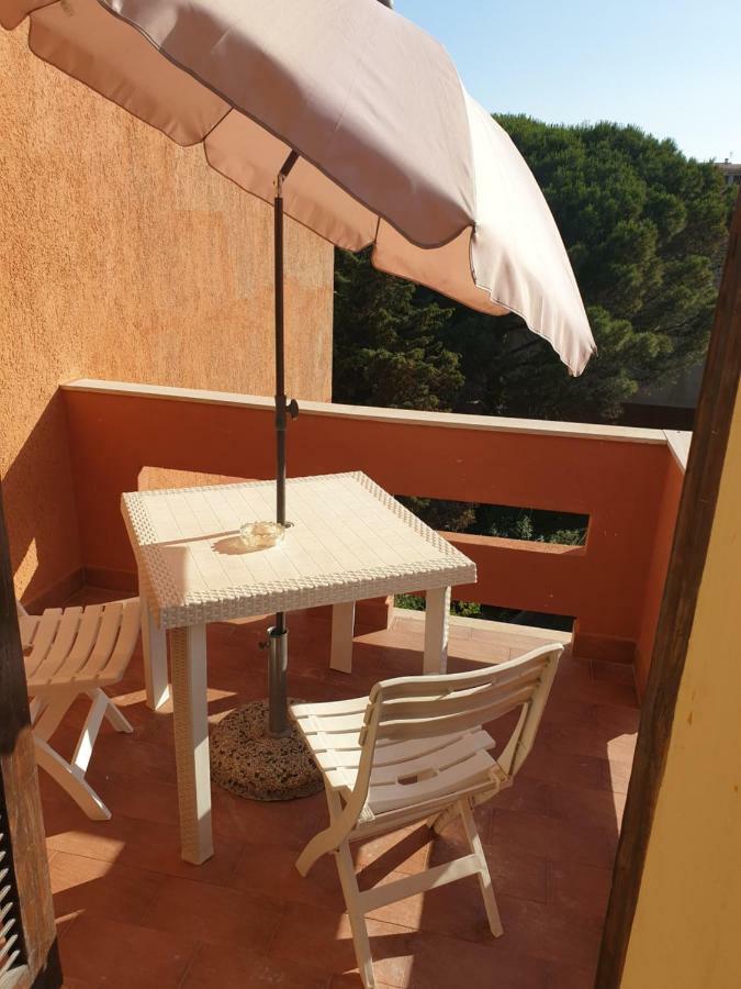 Guest House Tra Rocce E Mare La Maddalena  Exterior foto